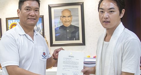 CM felicitates ‘Arunachal Rising’ artist