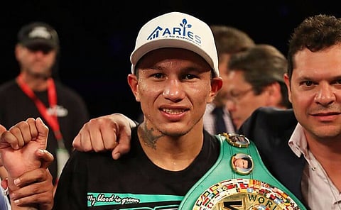 Berchelt crushes Barros, retains WBC belt
