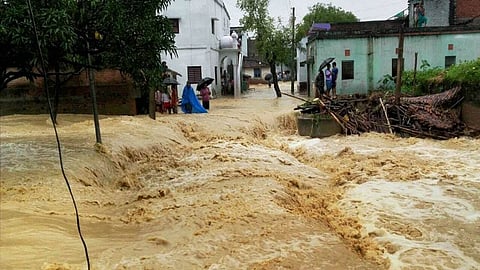 হাইলাকান্দিতে বন্যার জল ক্ৰমশ কমছে,বাড়ি ফিরছেন দুর্গতরা