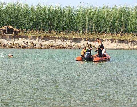 তিনিচুকীয়াত পানীত পৰি দুজনৰ মৃত্যু