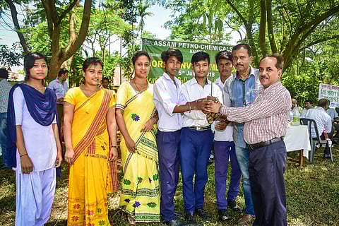 ‘Keep environment plastic-free’