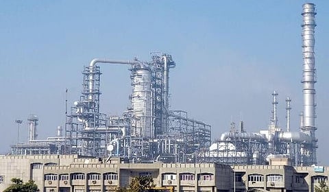 বঙাইগাঁও শোধনাগাৰৰ ১২৭ জন ঠিকা ভিত্তিক শ্ৰমিকক বৰ্খাস্ত