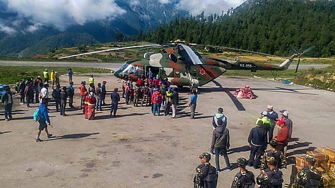 Over 500 Indian pilgrims await rescue, 883 evacuated