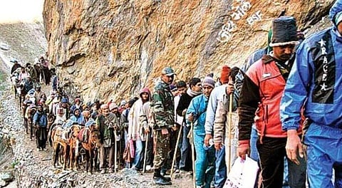 Close to 6,000 pilgrims head for Amarnath