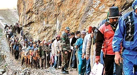 Close to 6,000 pilgrims head for Amarnath