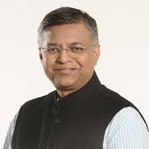 শিক্ষা মন্ত্ৰী সিদ্ধাৰ্থ ভট্টাচাৰ্য্য লিফটত আৱদ্ধ