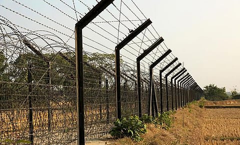 Delayed fencing causes problem for border town dwellers