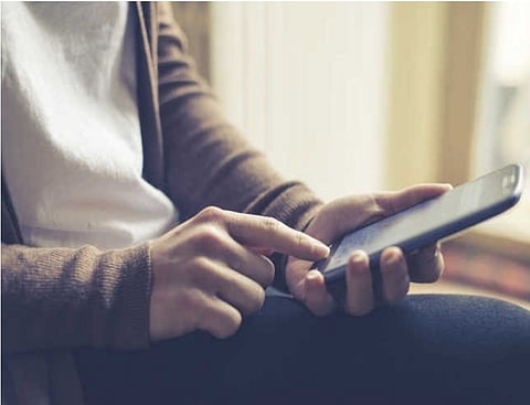British minister quits over texts to women