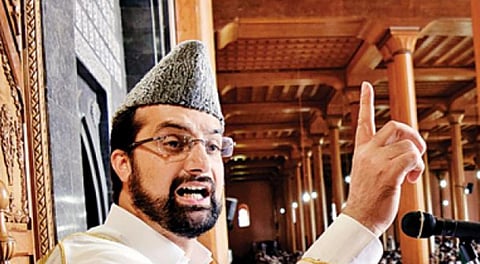 Hurriyat Leader Mirwaiz Umer Farooq placed under house arrest