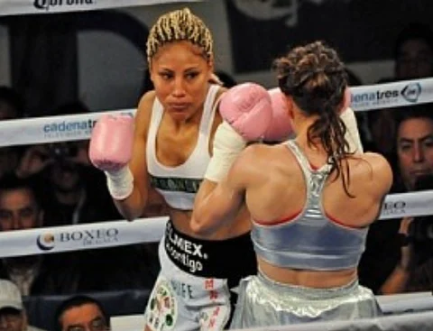 Mexican Mariana Juarez Retains Bantamweight Belt