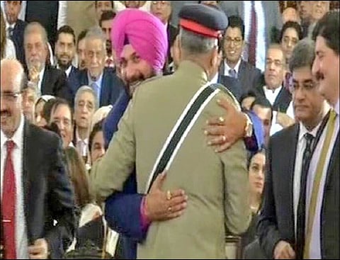 Row over Sidhu’s Pakistan visit doesn’t subside, Imran Khan defends him