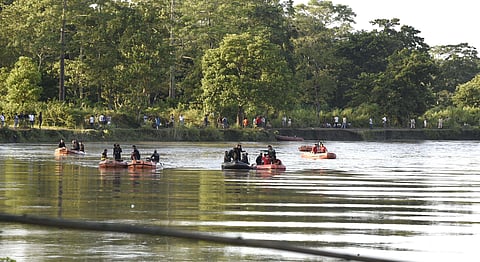 Army Para Commandos Lead Search Operation for Missing 5-member Family in Dikhow River