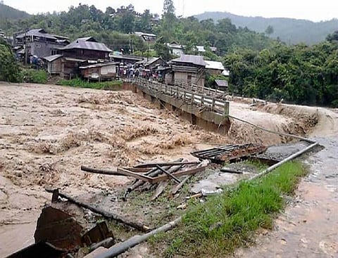MP Ering announces Rs 5 lakh for erosion-hit Mebo