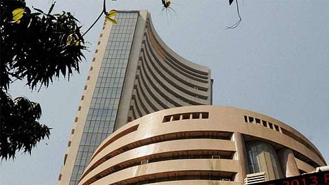 Amid Volatility, Equity Indices End in Red for 3rd Straight Session
