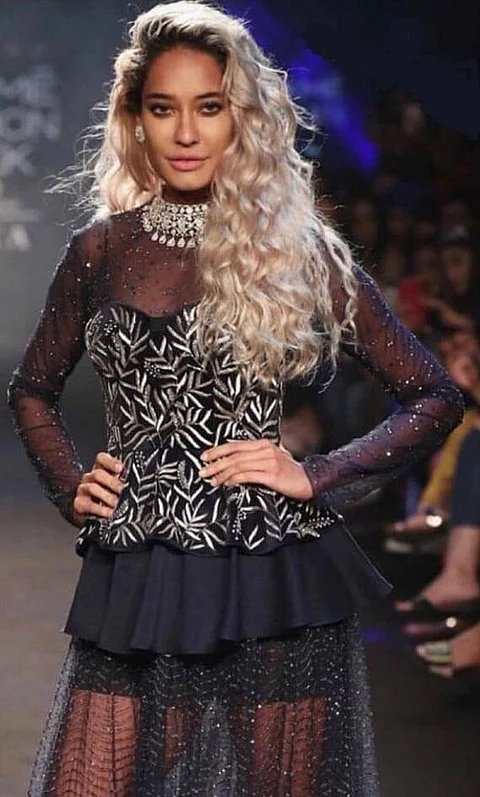 Not Sure What Quintessential Bollywood Heroine Is: Lisa Haydon