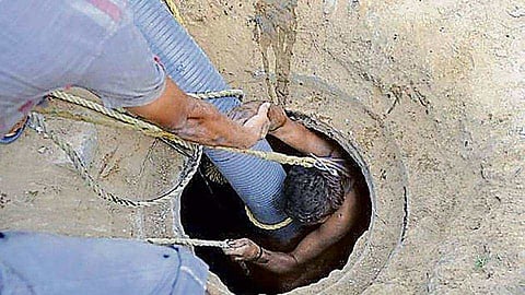 Delhi Sewer Worker’s Family Garners a Generous Help of Rs 50 lakh and Still Counting