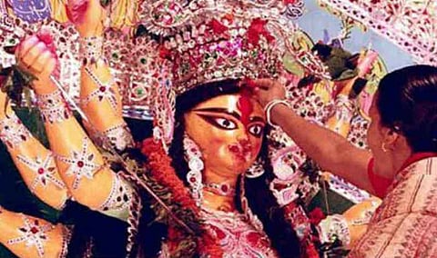 Durga puja Begins in West Bengal