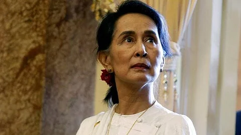 Aung San Suu Kyi stripped of highest honour by Amnesty International