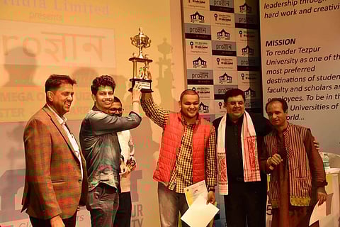 Quiz master Barry O’Brien conducts Mega Open Quiz at Tezpur University