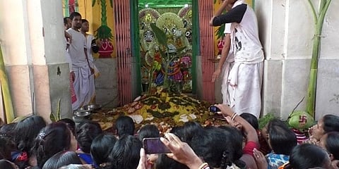 Devotees Throng the Jagannath Jew Temple in Agartala for Govardhan Puja