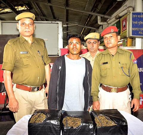 One arrested with  suspected ganja from Guwahati Railway Station