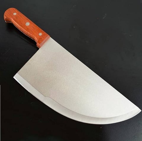 When Boyfriend denied of marrying her, Moroccan woman made him rest in food plates