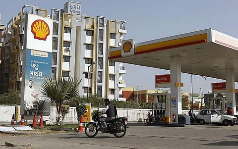 Petrol pumps bonanza: Angry dealers to move court