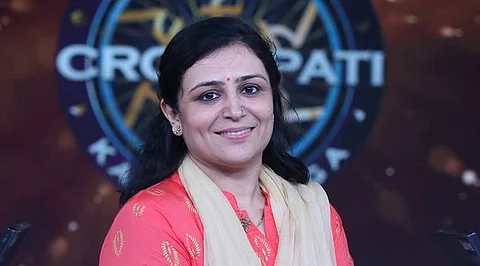 Kaun Banega Crorepati (KBC) winner Binita Jain visits DHSK Commerce College