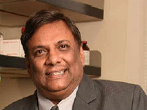 Indian-origin professor of US University Used ‘students  as servants’