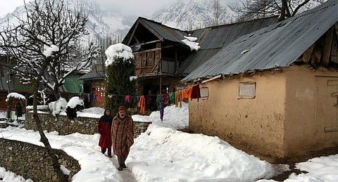 Kashmir mercury drops to minus 15.8 degrees, records the coldest night of the winter