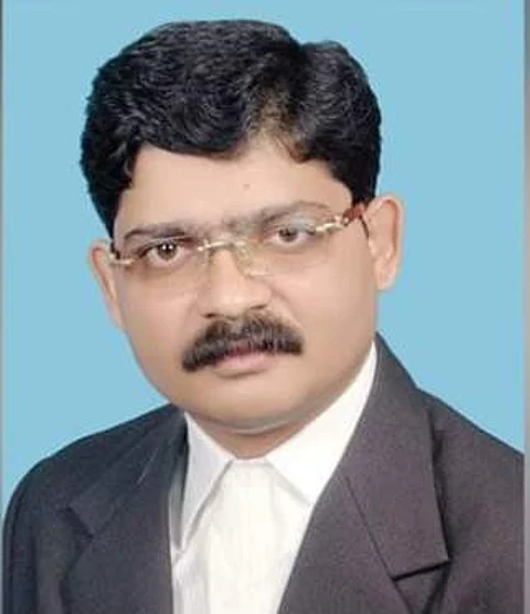 Anti-Maratha Lawyer Attacked For Filing PIL Challenging the Quota to Marathas