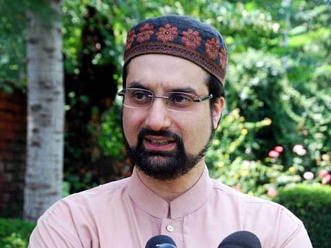 Mirwaiz Umer Farooq Defies House Arrest, Stopped