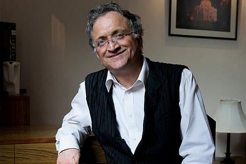 Facing Flak, Threats Ramchandra Guha Removes Beef Tweet