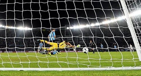 Gremio keeper Grohe leaves for Saudi club Al-Ittihad