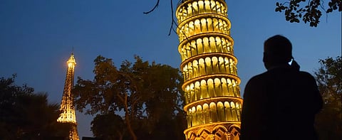 Delhi gets ready to amaze visitors through its Seven Wonders of the World Park