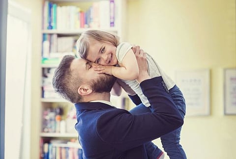 parenthood Facts: Dads Are Happier As Parents Than Moms, Finds Study
