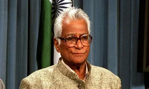 Minister George Fernandes cremated