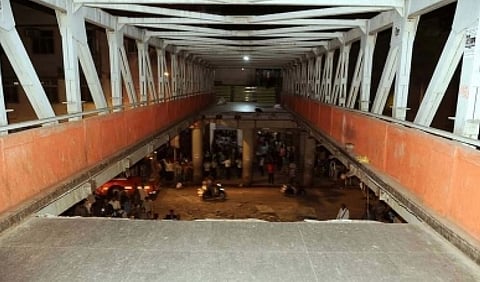 4 killed in Mumbai footbridge crash