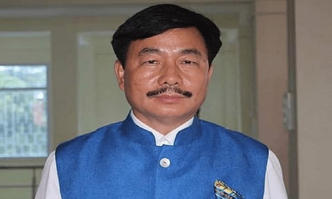 Arunachal Pradesh BJP president Tapir Gao takes a jibe at Congress over cash seizure
