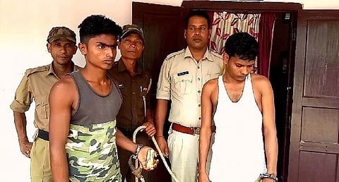 Two Fake Gold Smugglers Arrested, Rs 20,000 Recovered