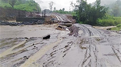 Longding District Students’ Union draws Government’s attention to pathetic road condition of Trans-Arunachal Highway (TAH) along NH-52B