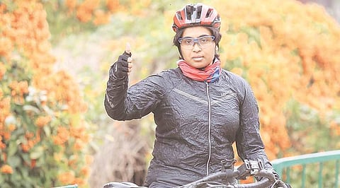Young lady Jyothi Rongala cycles across India for world record