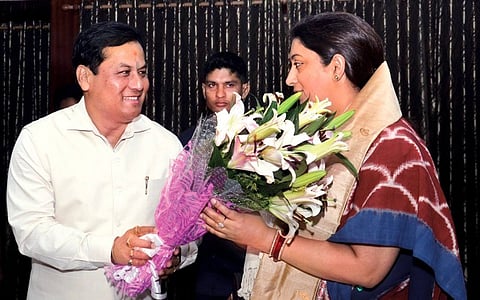 Union Minister Smriti Irani Frowns At The Slow Progress of Social Welfare Department