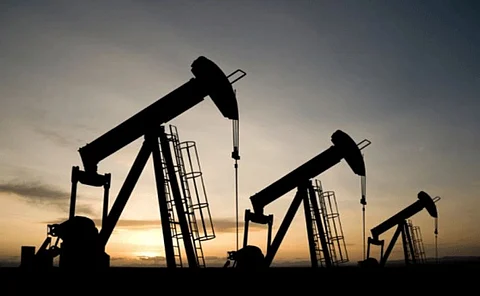 Oil prices rise amid falling US oil rig count