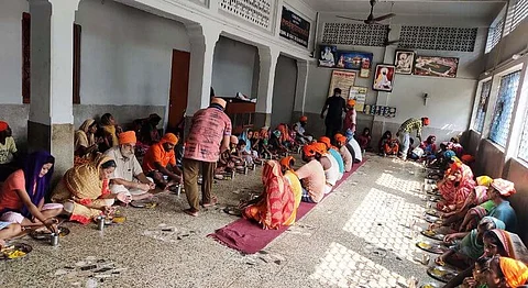 Dhubri Gurudwara serves humanity, provides food and shelter to flood-hit people