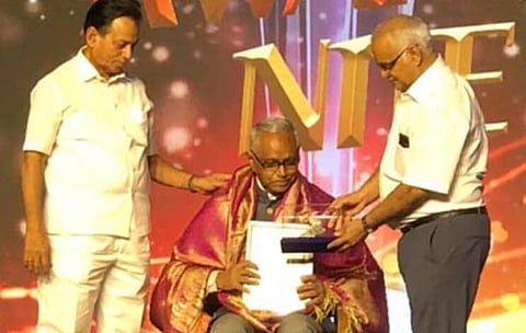 Organ transplant surgeon Dr. Sarbeswar Saharia receives KIMS Legend Award