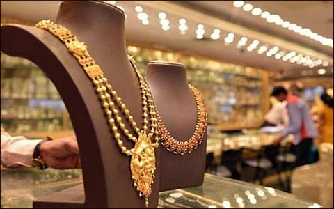 Gold Touches New High over Rs 40K Per 10gm