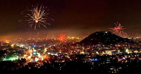 Fine, Jail for selling Firecrackers in Dubai