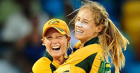 12-Month Paid Maternity Leave Announced by Cricket Australia