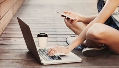 Multitasking makes teens feel both positive and negative